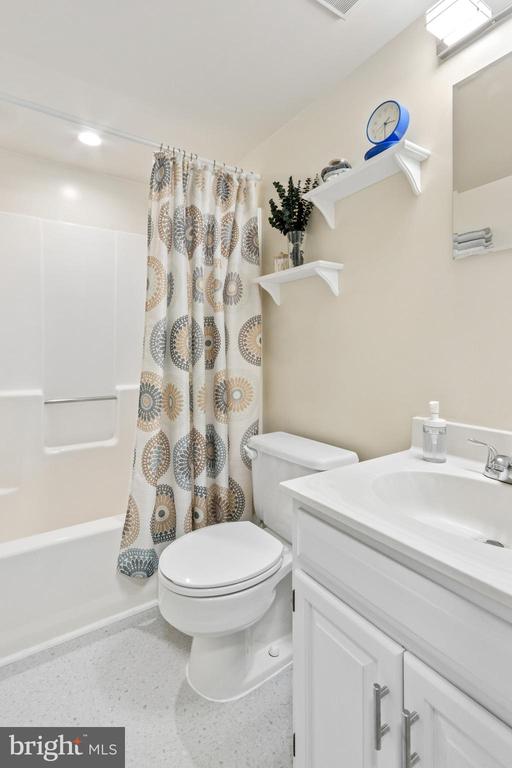 7876 WAVERLEY MILL COURT