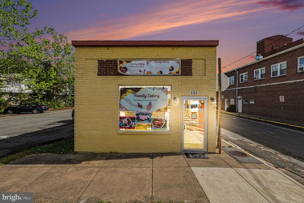 401 POTOMAC AVENUE