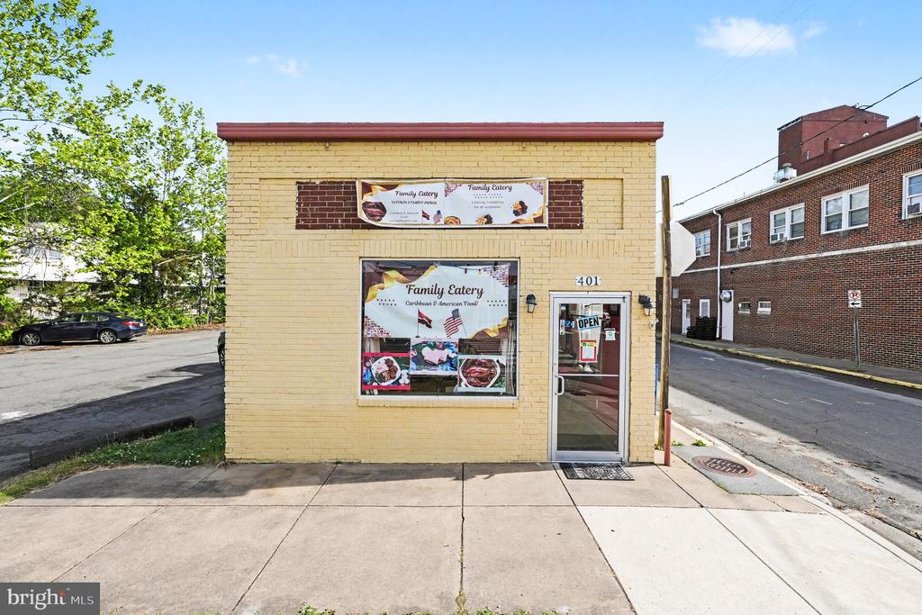 401 POTOMAC AVENUE