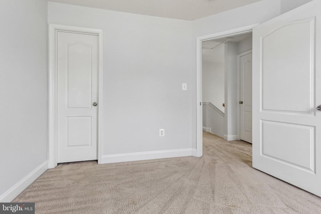 2613 GLENRIVER WAY