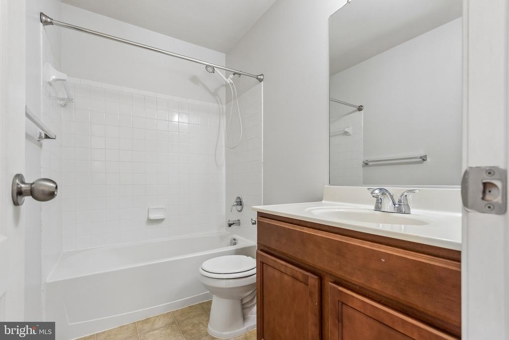 2613 GLENRIVER WAY