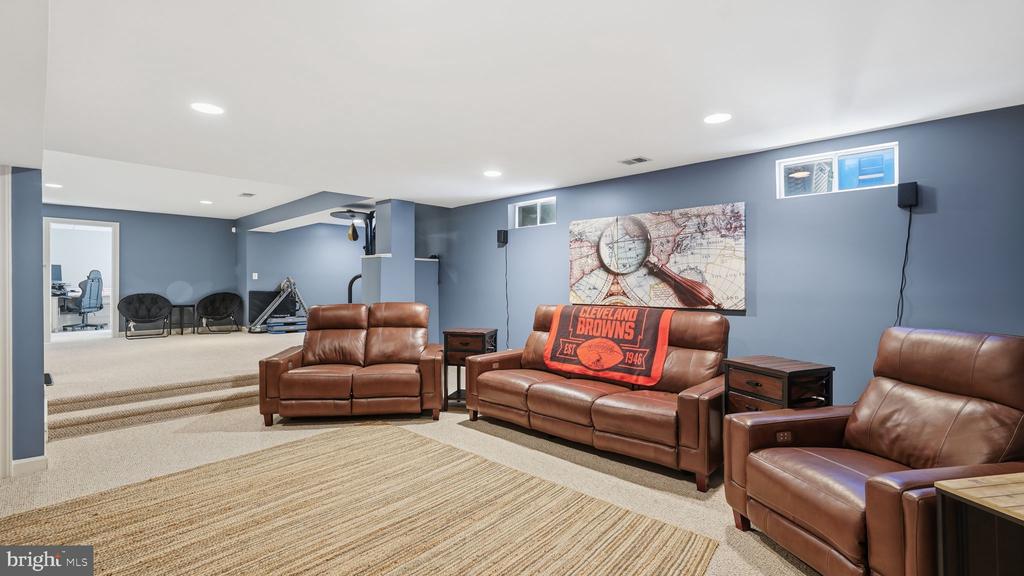 13175 AMBLEWOOD DRIVE