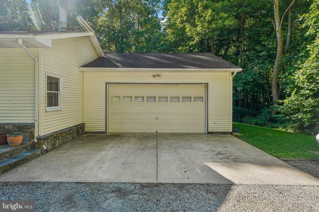 18303 POSSUM POINT ROAD