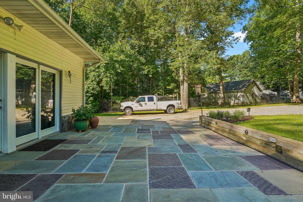18303 POSSUM POINT ROAD