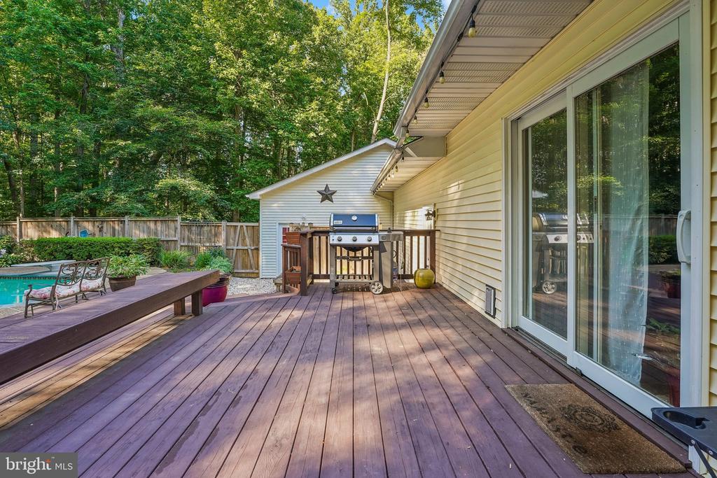 18303 POSSUM POINT ROAD