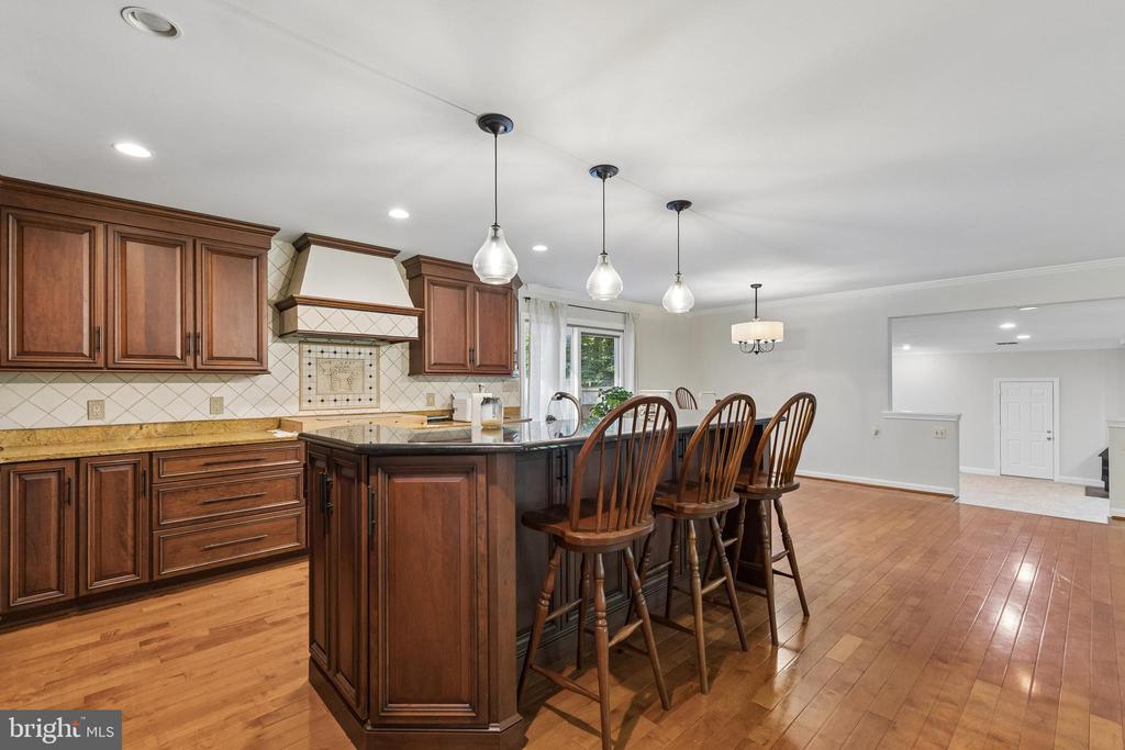 18303 POSSUM POINT ROAD