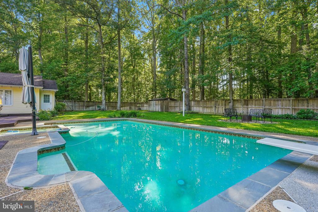 18303 POSSUM POINT ROAD