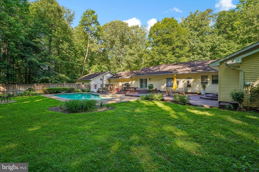 18303 POSSUM POINT ROAD