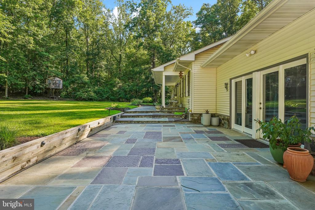 18303 POSSUM POINT ROAD