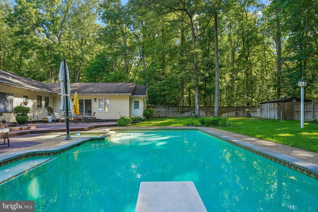 18303 POSSUM POINT ROAD