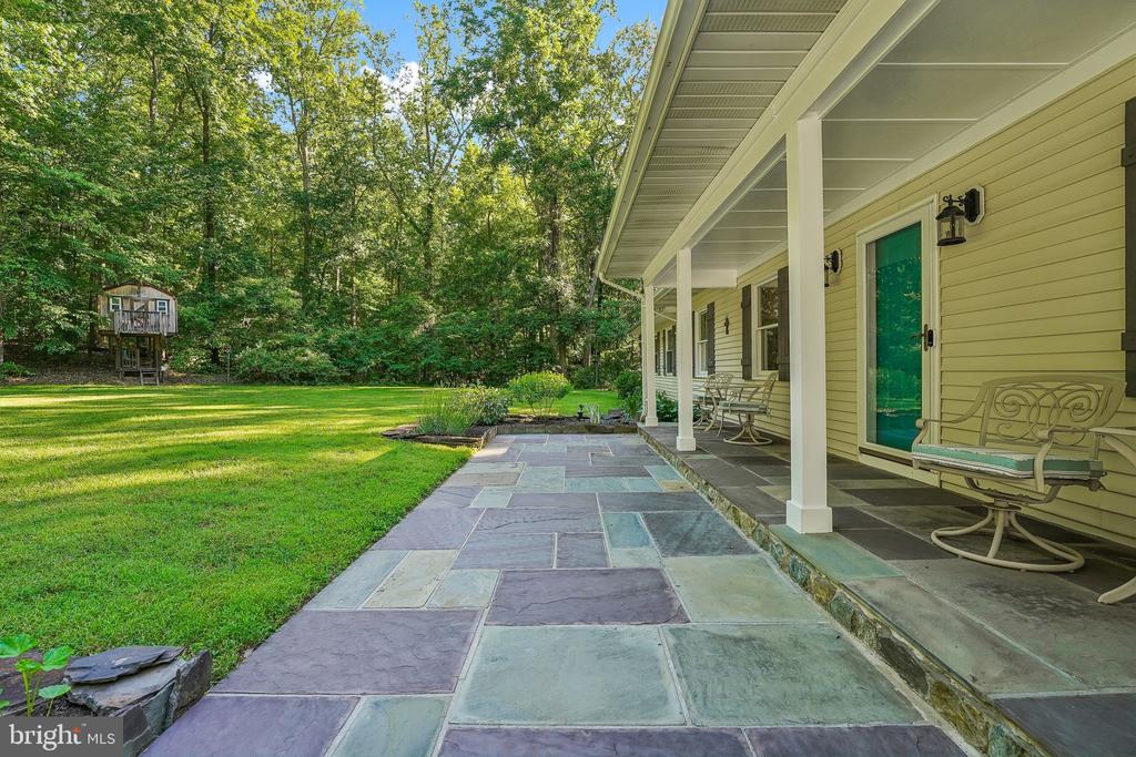 18303 POSSUM POINT ROAD