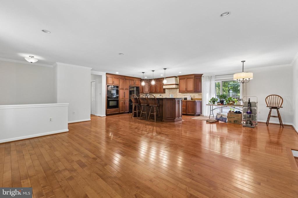 18303 POSSUM POINT ROAD