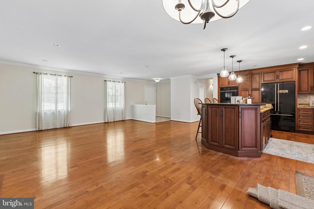18303 POSSUM POINT ROAD