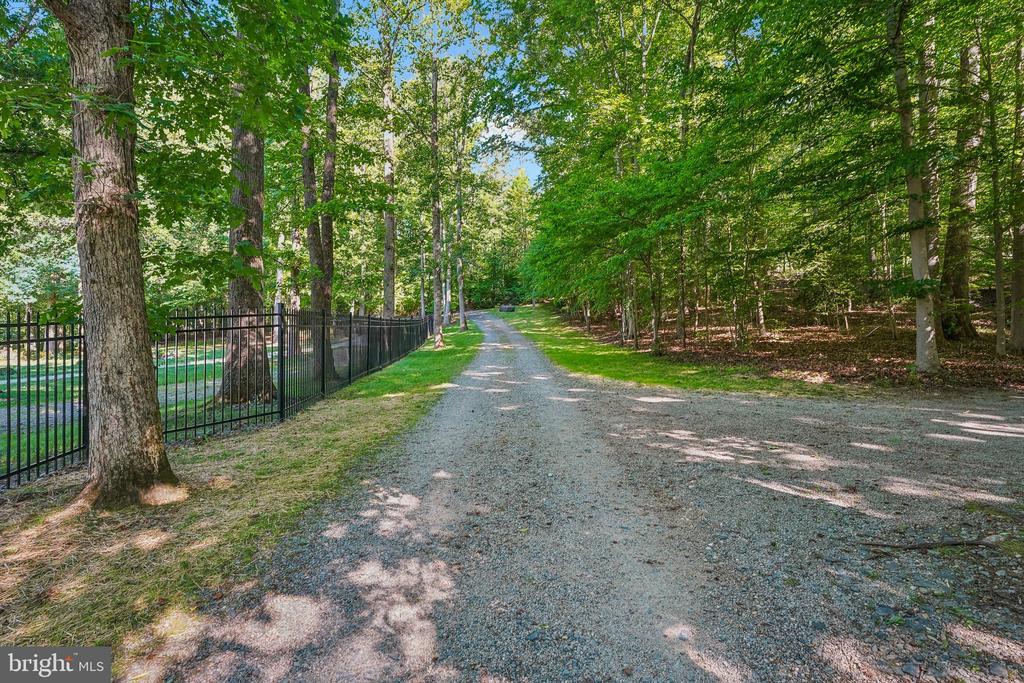 18303 POSSUM POINT ROAD