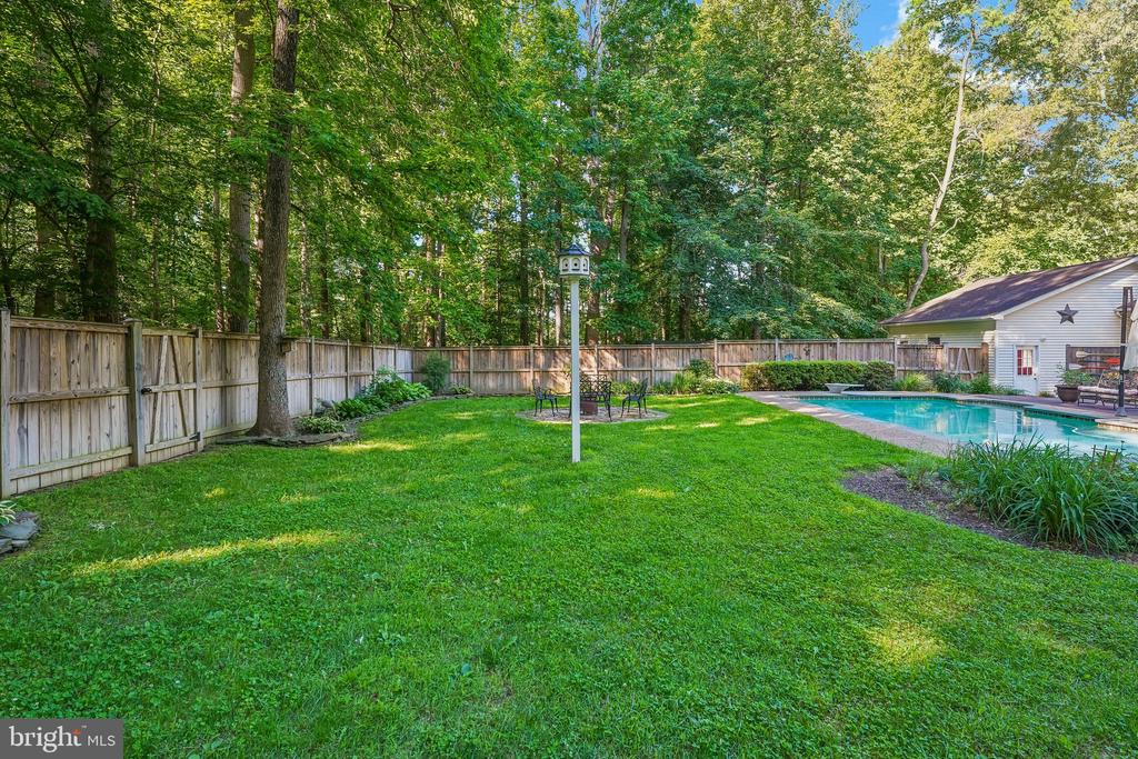 18303 POSSUM POINT ROAD