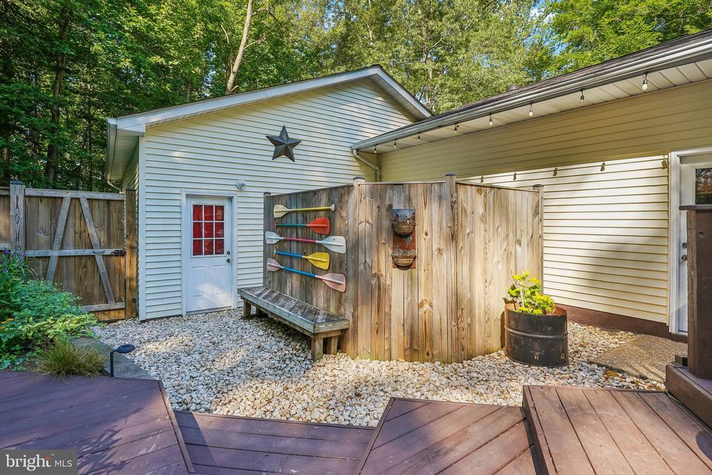 18303 POSSUM POINT ROAD