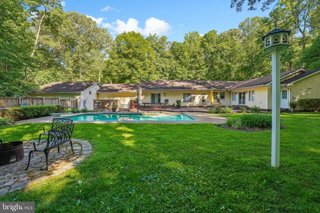 18303 POSSUM POINT ROAD