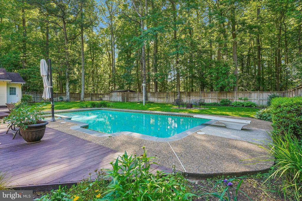 18303 POSSUM POINT ROAD