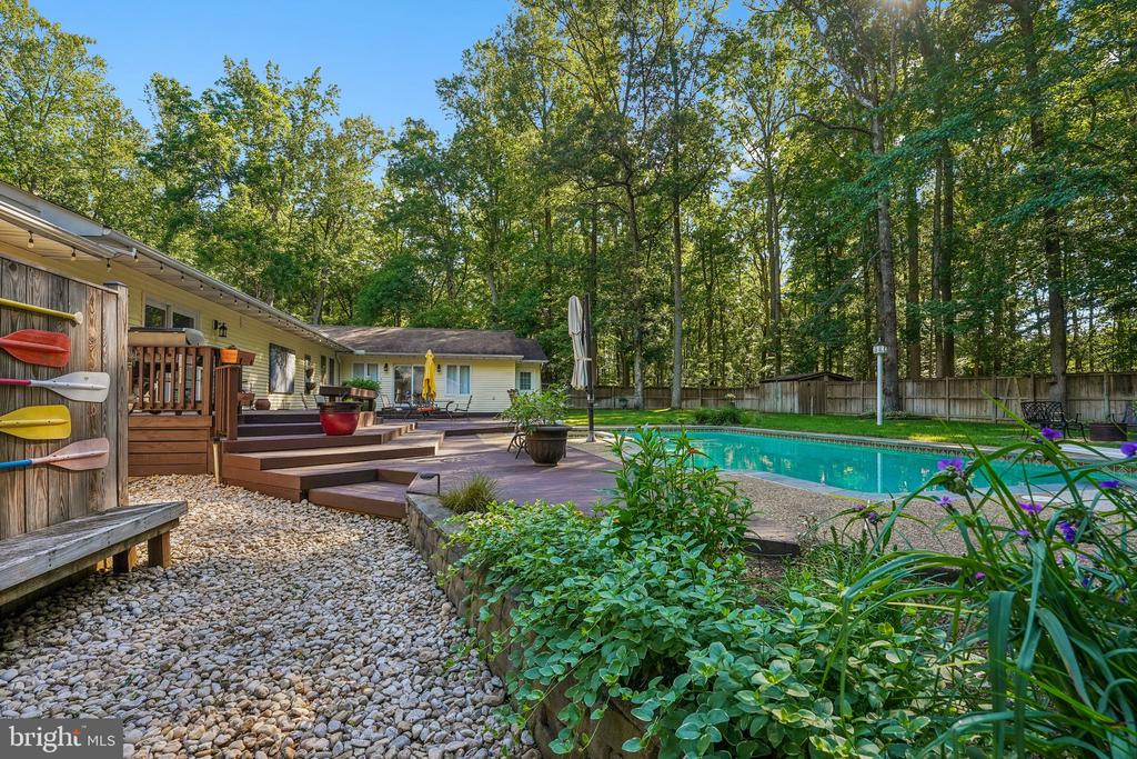 18303 POSSUM POINT ROAD