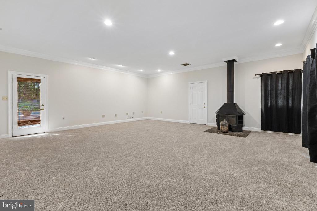 18303 POSSUM POINT ROAD