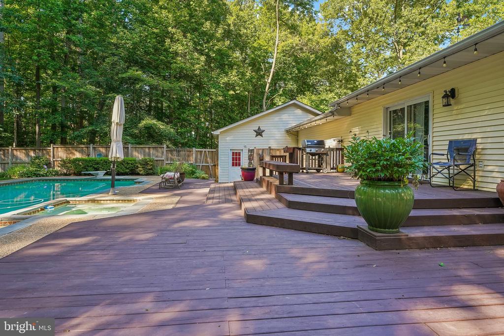 18303 POSSUM POINT ROAD