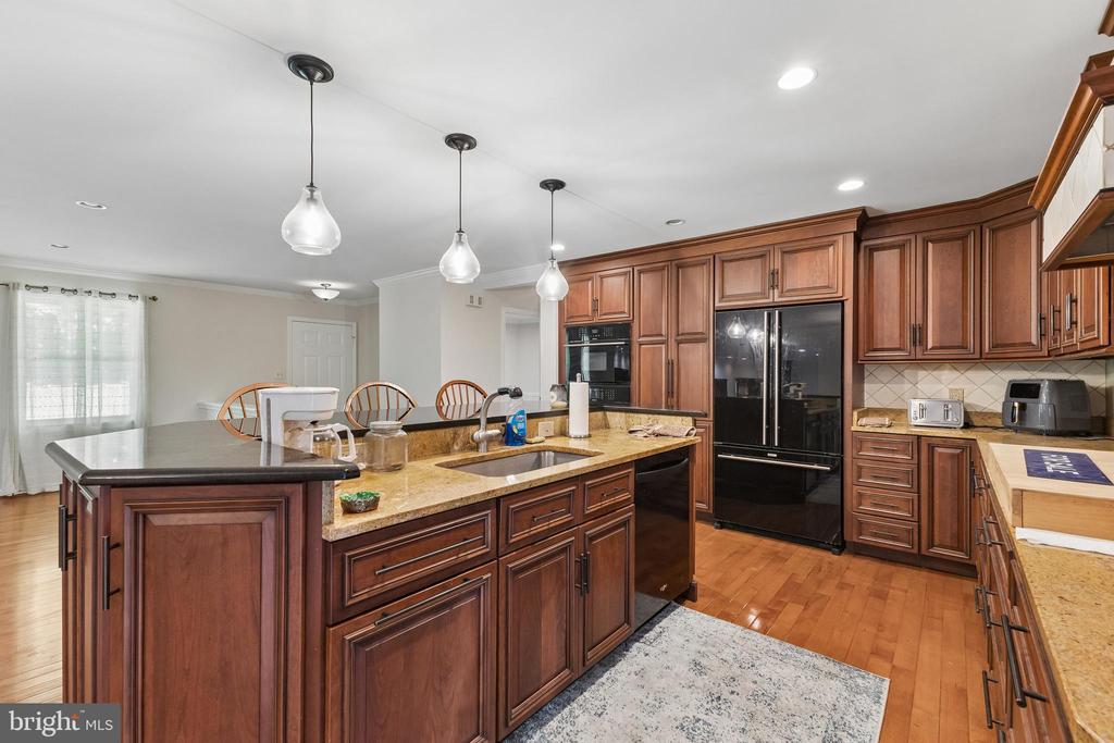 18303 POSSUM POINT ROAD