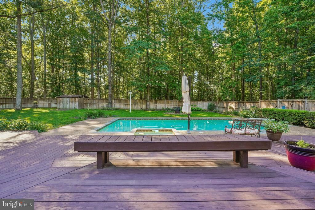 18303 POSSUM POINT ROAD