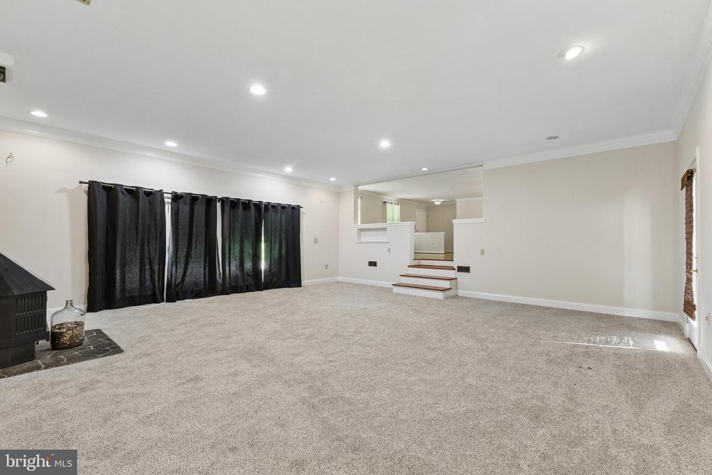 18303 POSSUM POINT ROAD