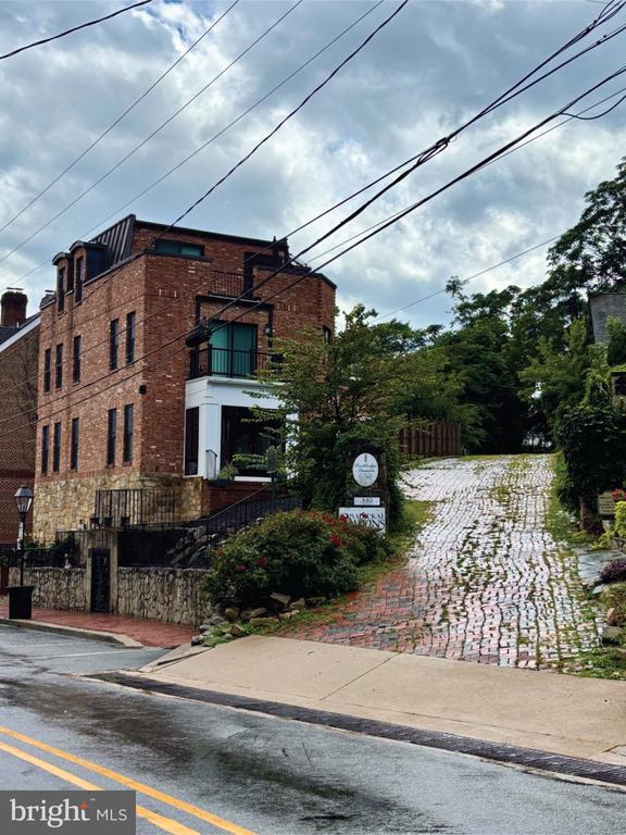 12652 DARA DRIVE Unit: 301