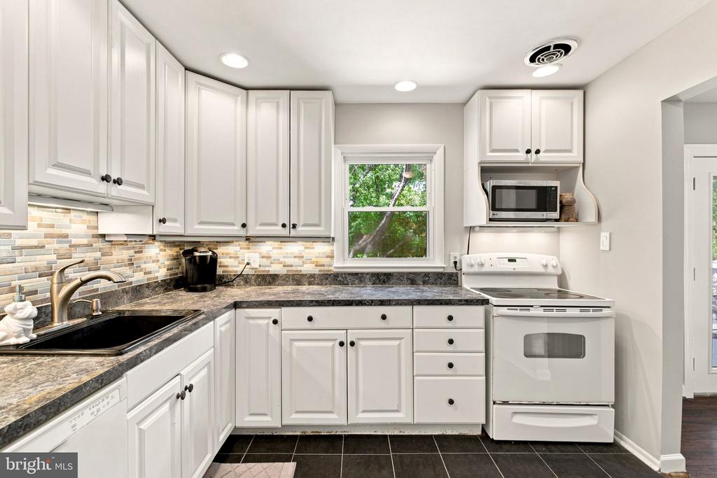 5256 MEDWICK COURT
