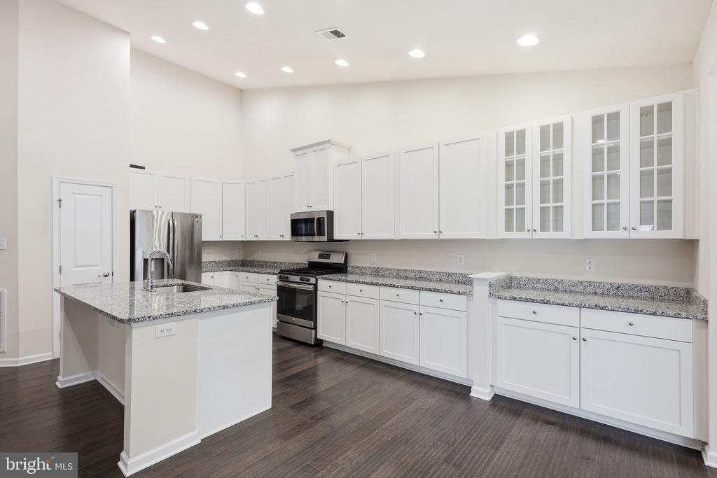 5113 KENMARE LOOP