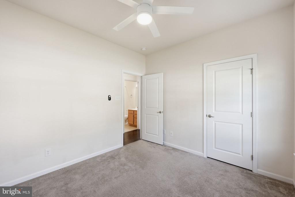 5113 KENMARE LOOP