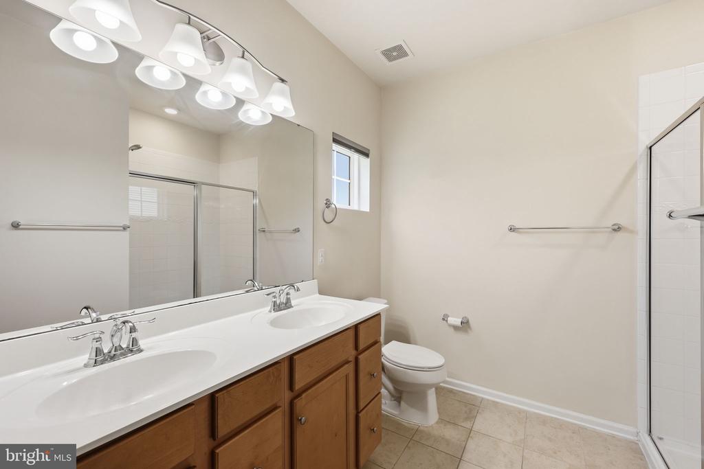 5113 KENMARE LOOP