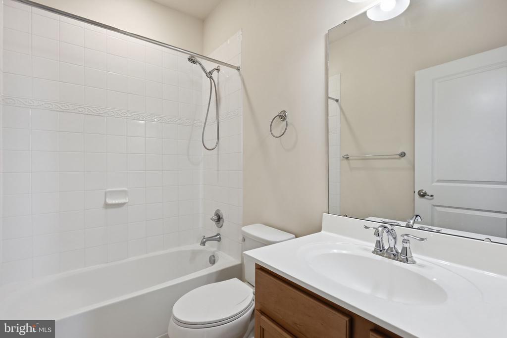 5113 KENMARE LOOP