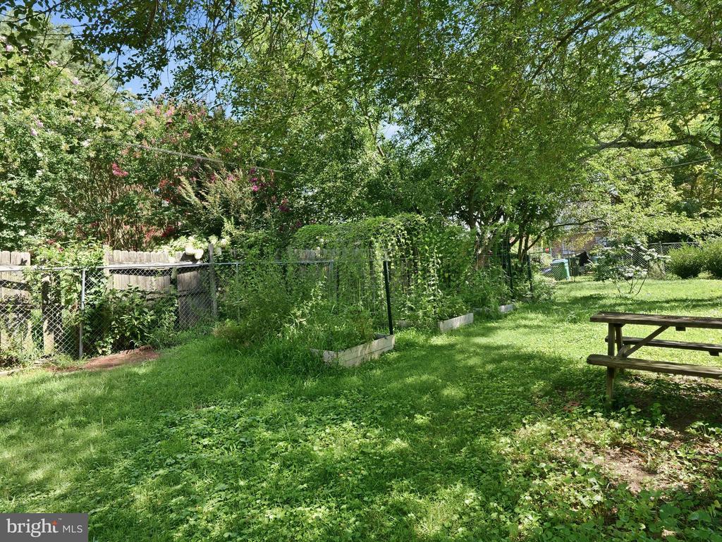 121 W 30TH STREET
