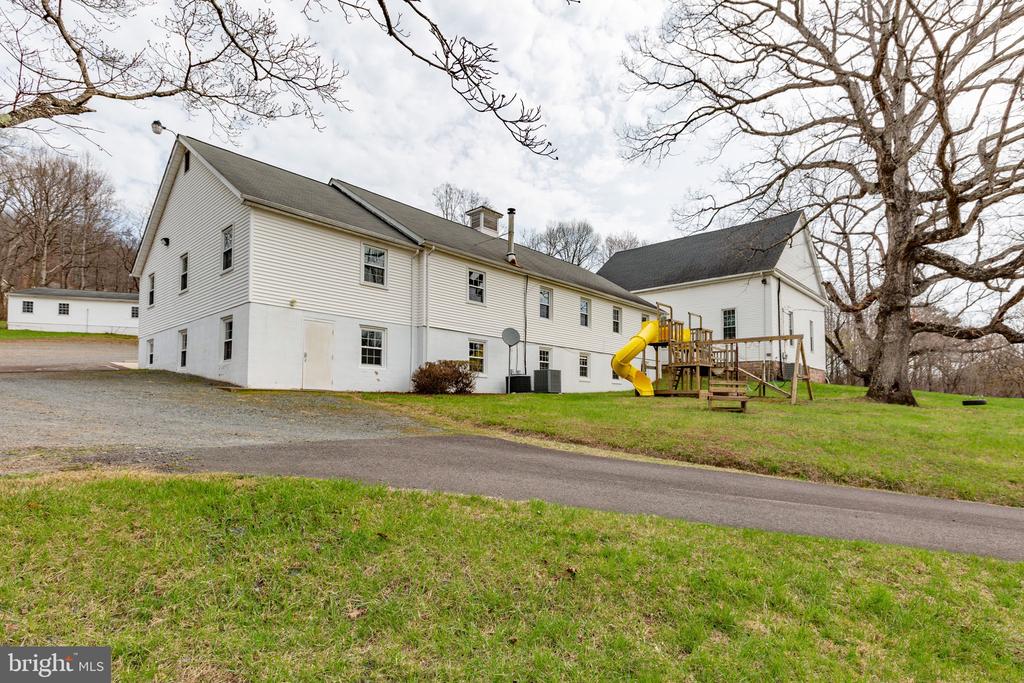 19 SCRABBLE ROAD