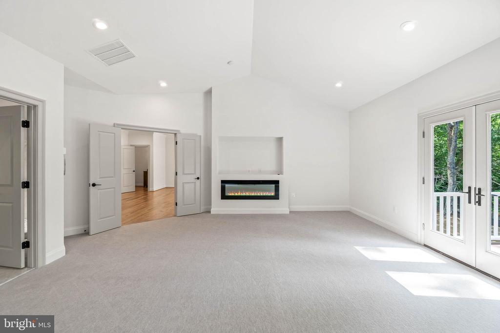 6001 COPPER MILL DRIVE
