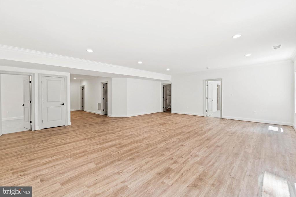 6001 COPPER MILL DRIVE