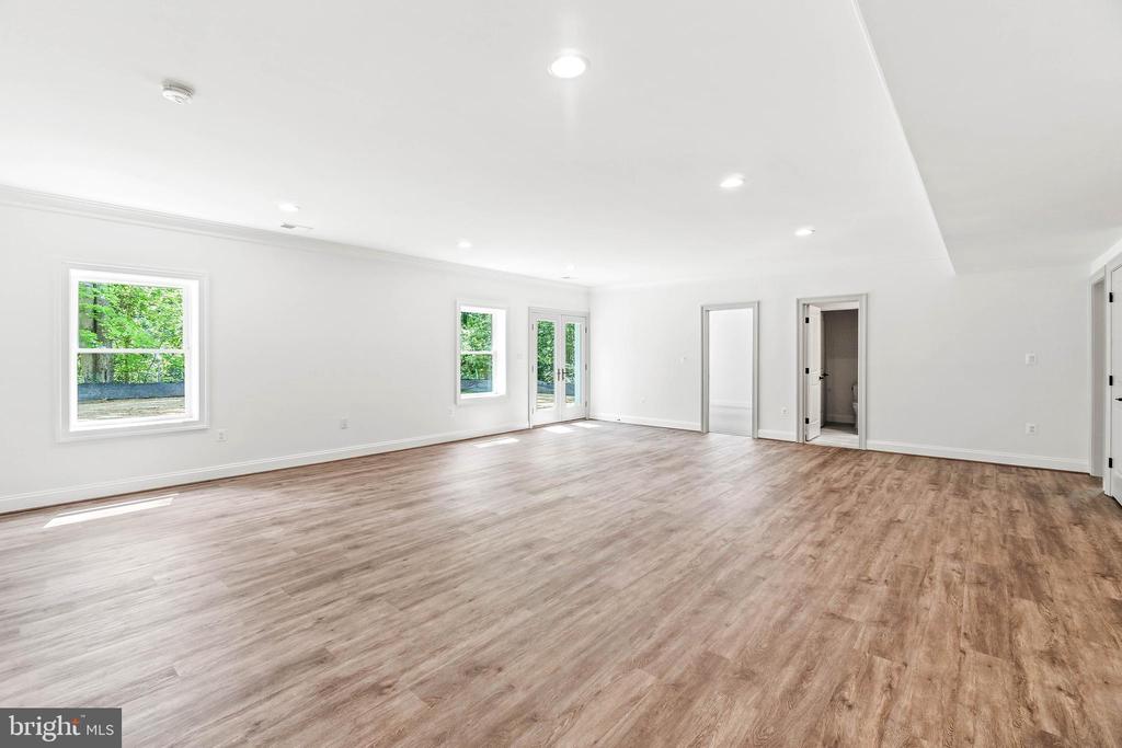 6001 COPPER MILL DRIVE