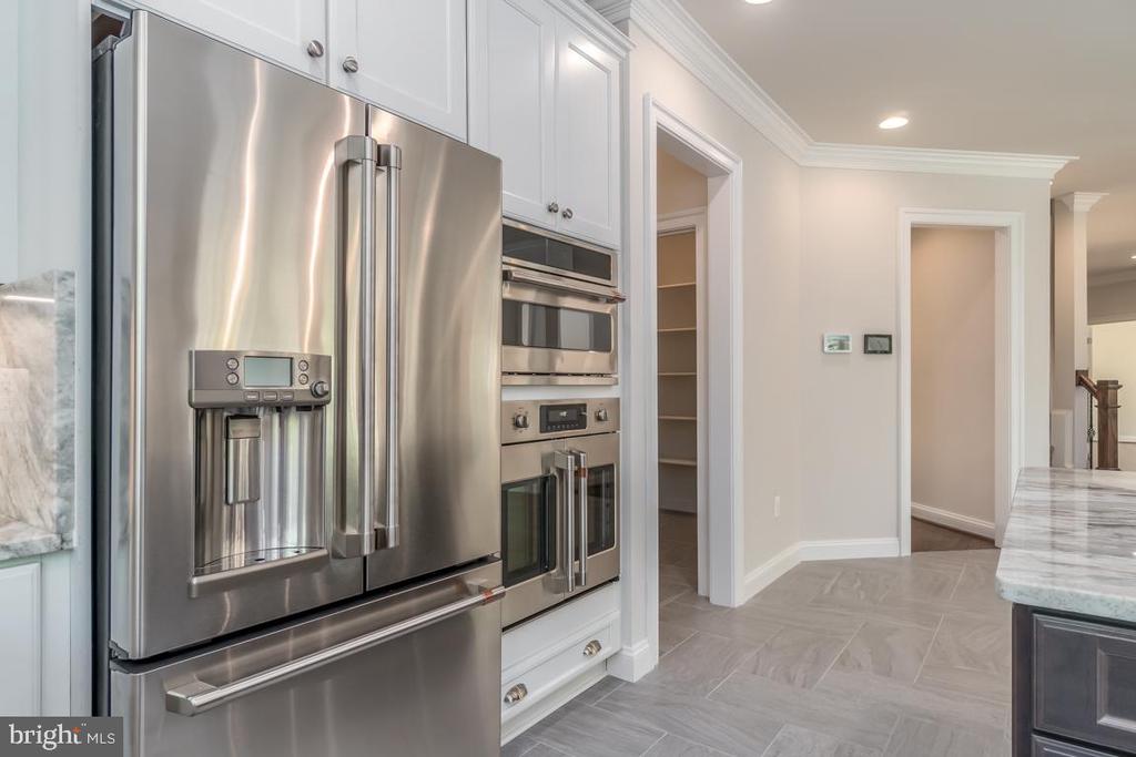 6003 COPPER MILL DRIVE