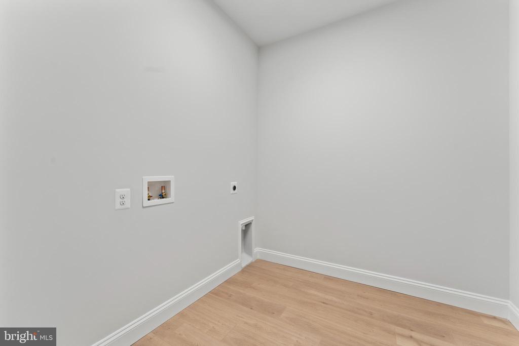 5906 COPPER MILL DRIVE