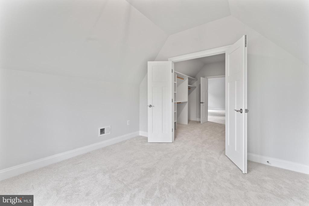 5906 COPPER MILL DRIVE