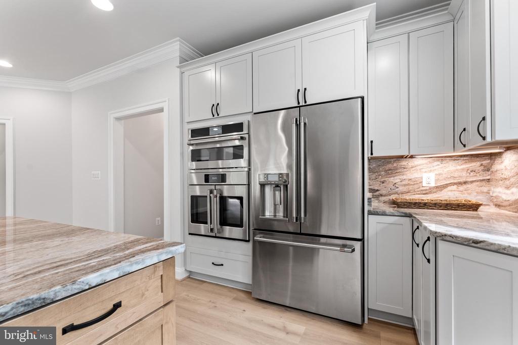 5906 COPPER MILL DRIVE