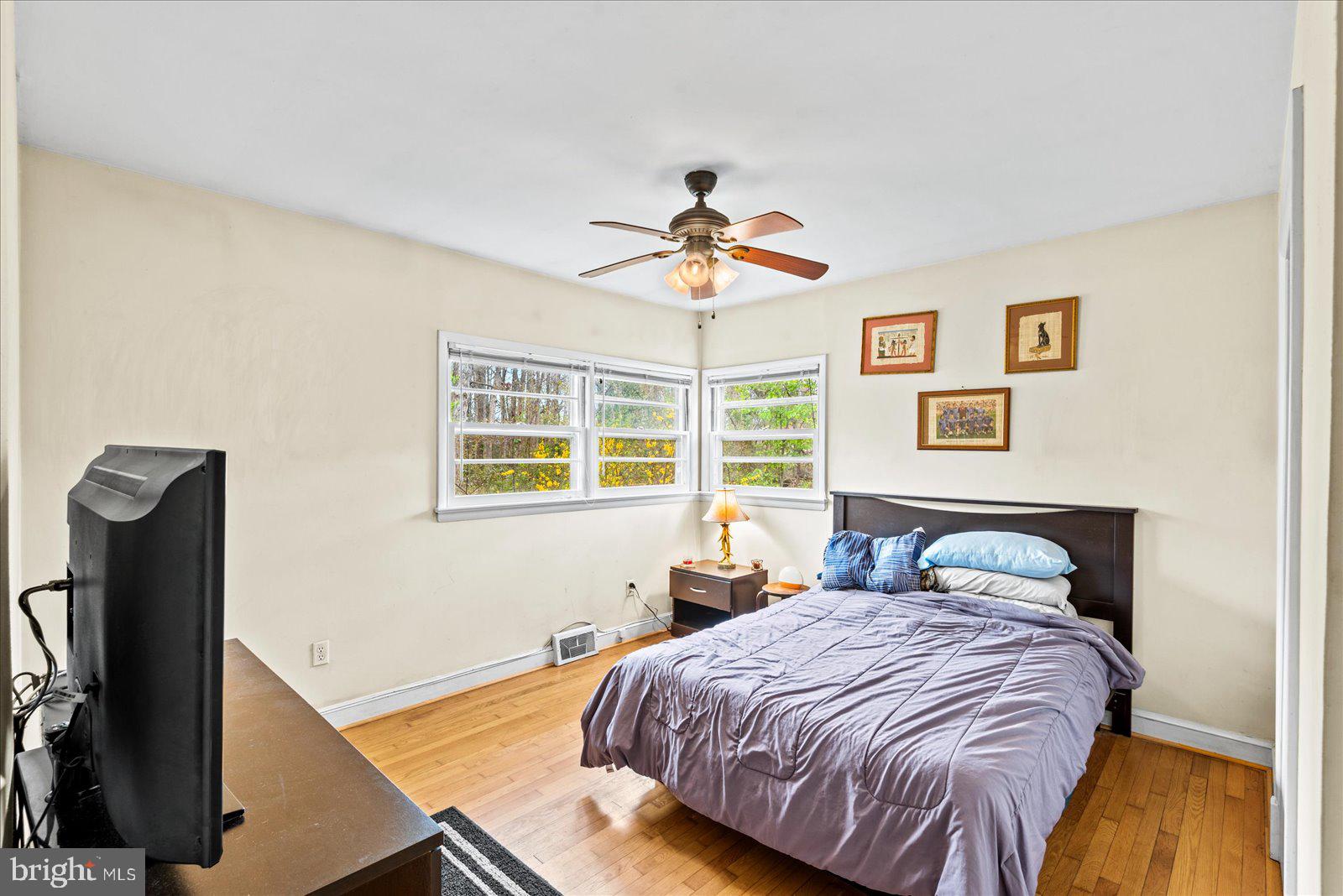 10809 ROLLINGWOOD DRIVE