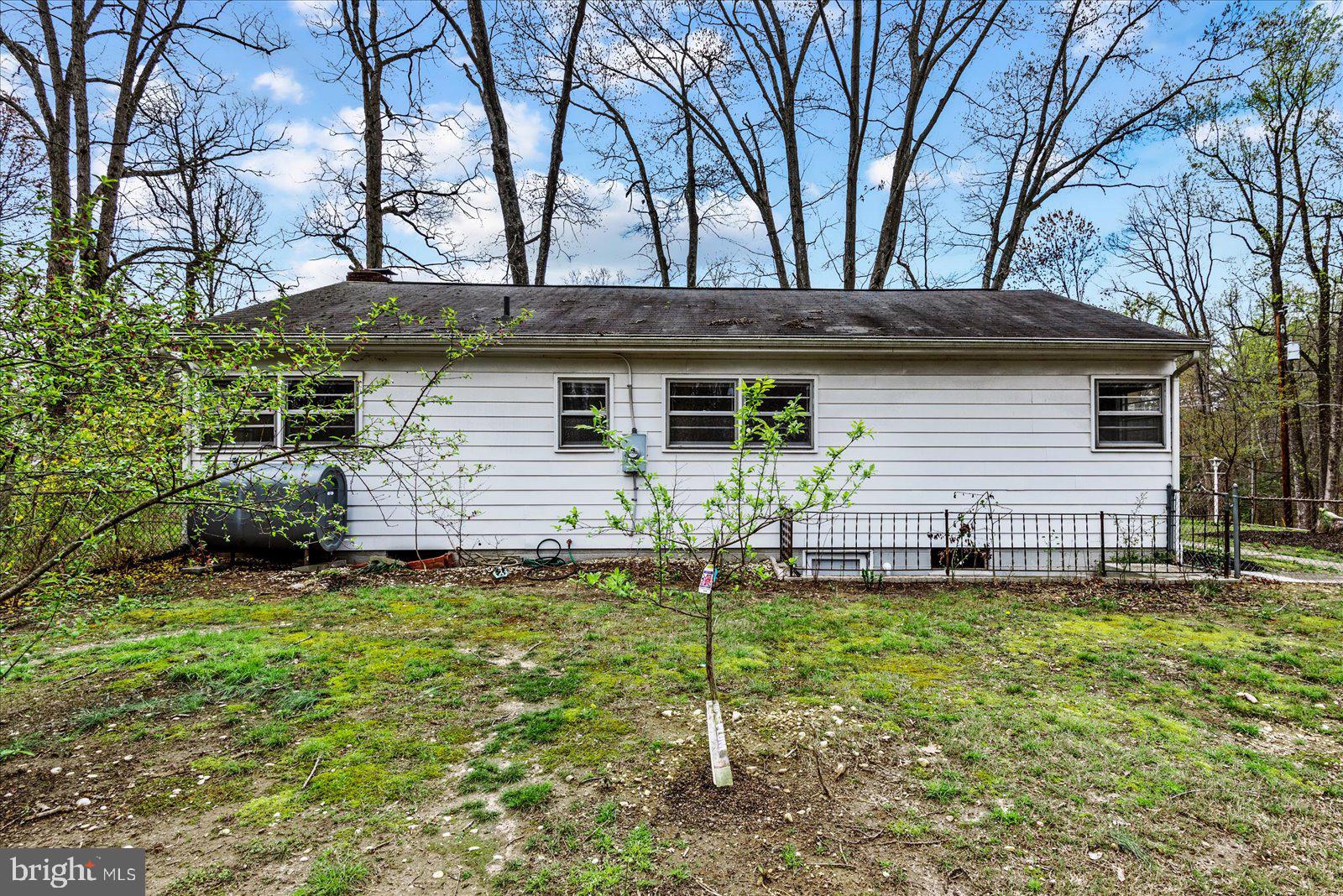 10809 ROLLINGWOOD DRIVE