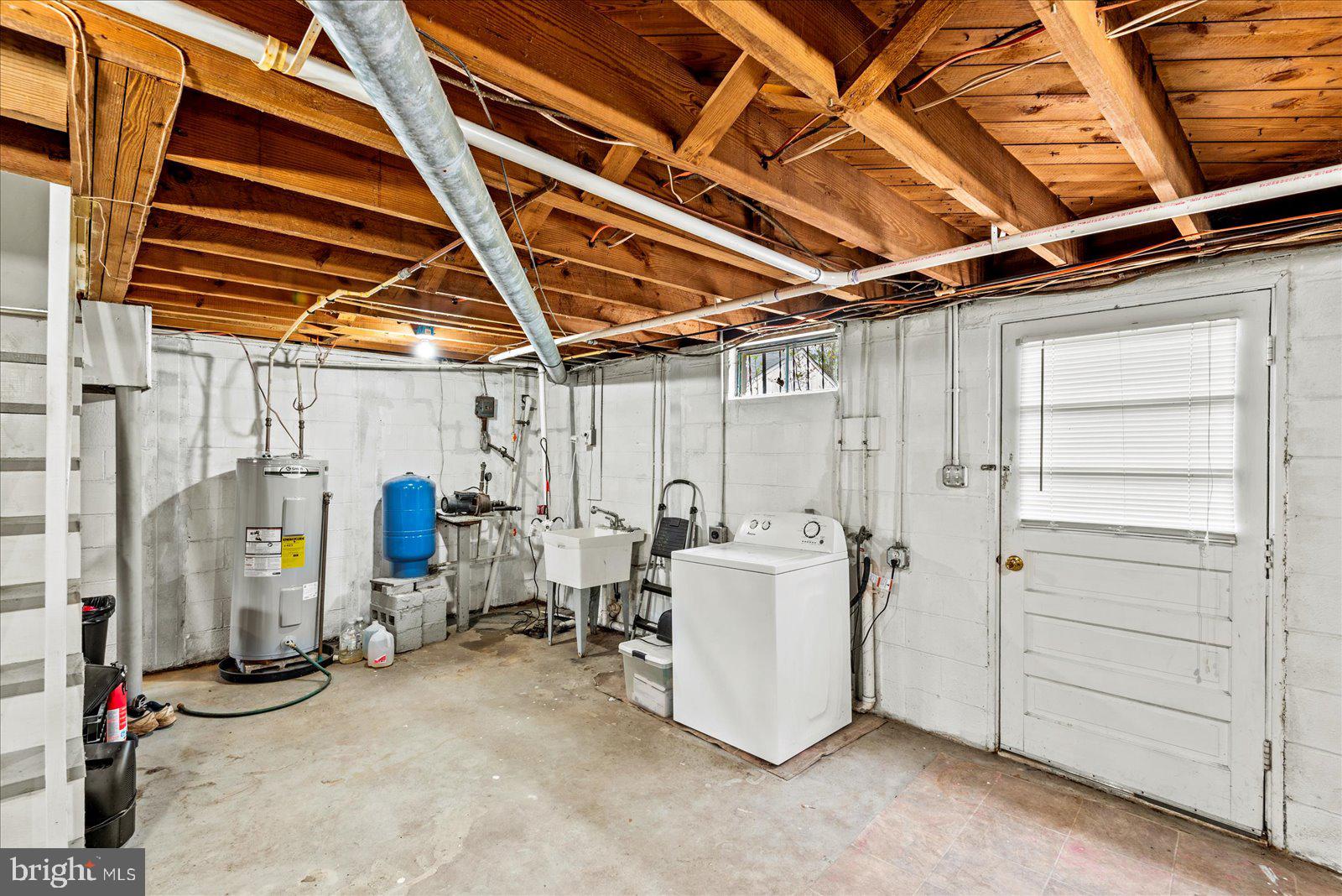 10809 ROLLINGWOOD DRIVE