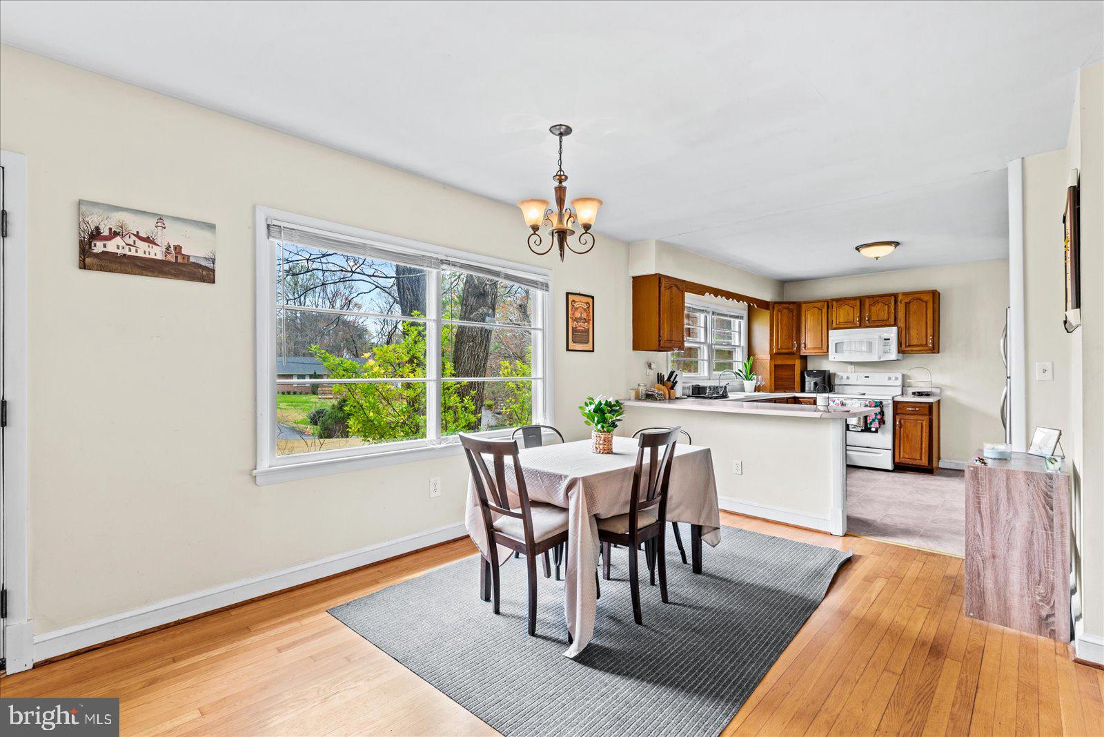 10809 ROLLINGWOOD DRIVE