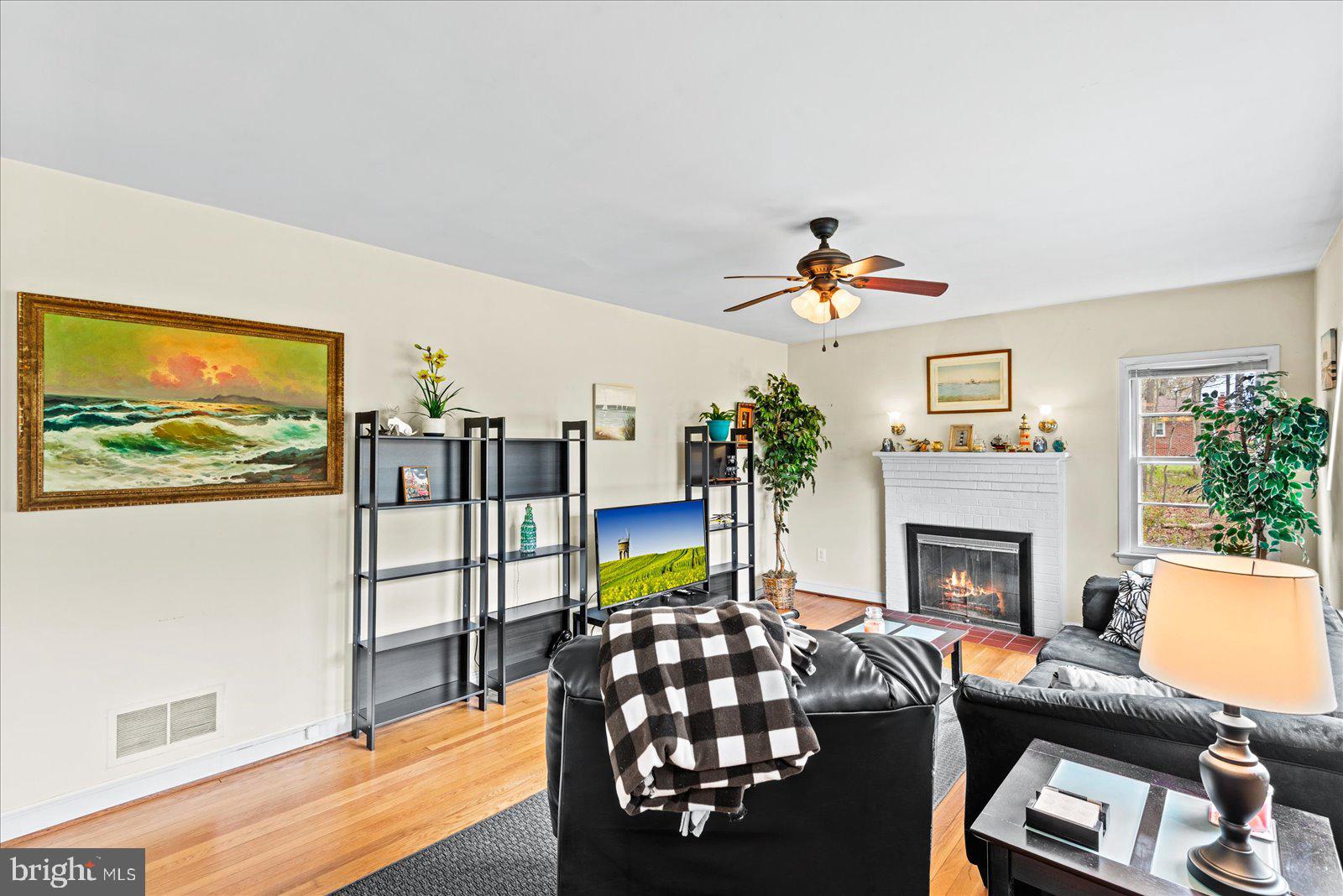 10809 ROLLINGWOOD DRIVE