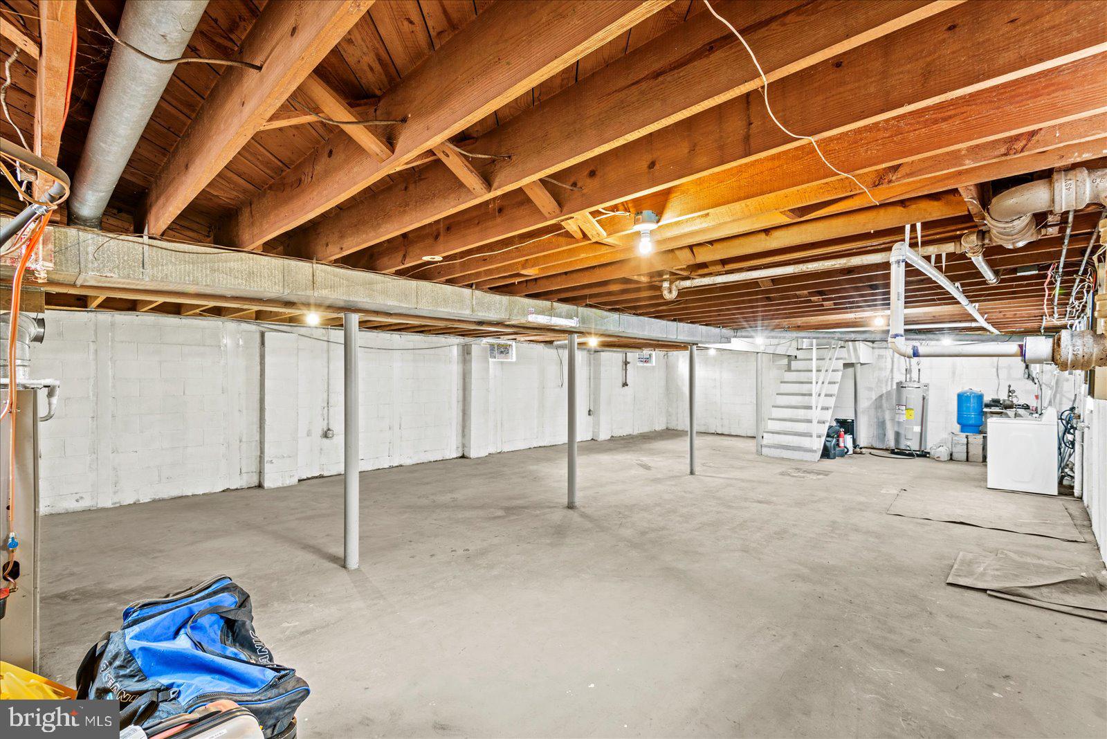 10809 ROLLINGWOOD DRIVE