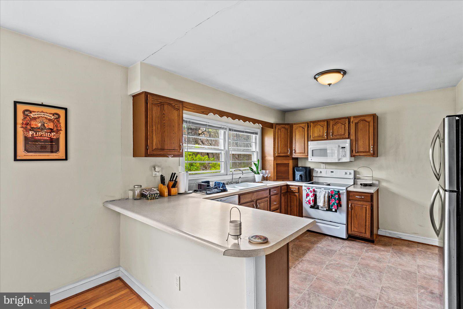 10809 ROLLINGWOOD DRIVE
